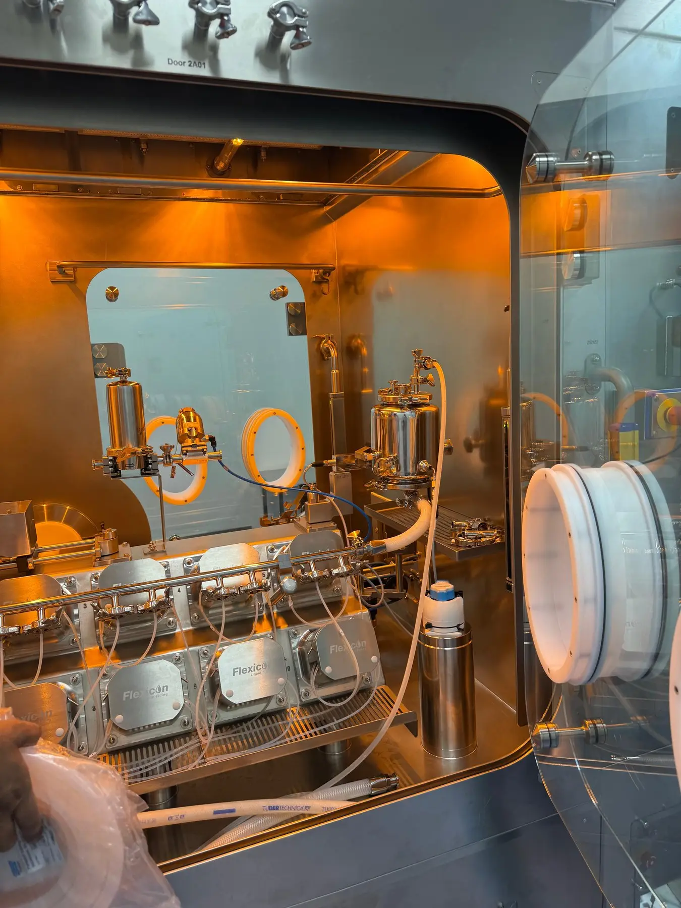 Pharmaceutical process isolator