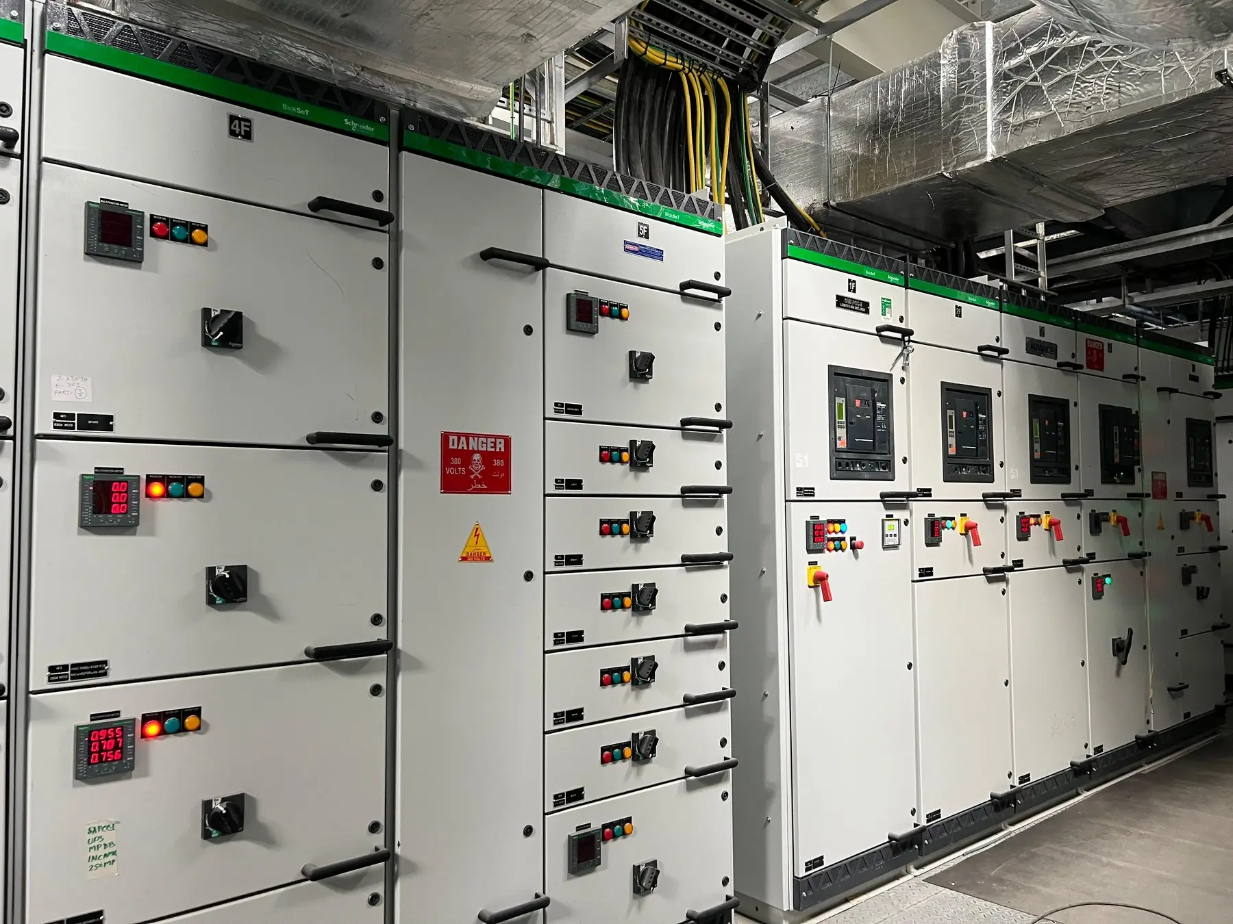Low-voltage switchgear panels